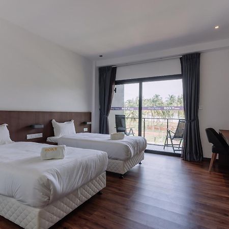 Roxy Sematan Villa & Townhouse Buitenkant foto