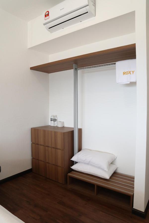 Roxy Sematan Villa & Townhouse Buitenkant foto