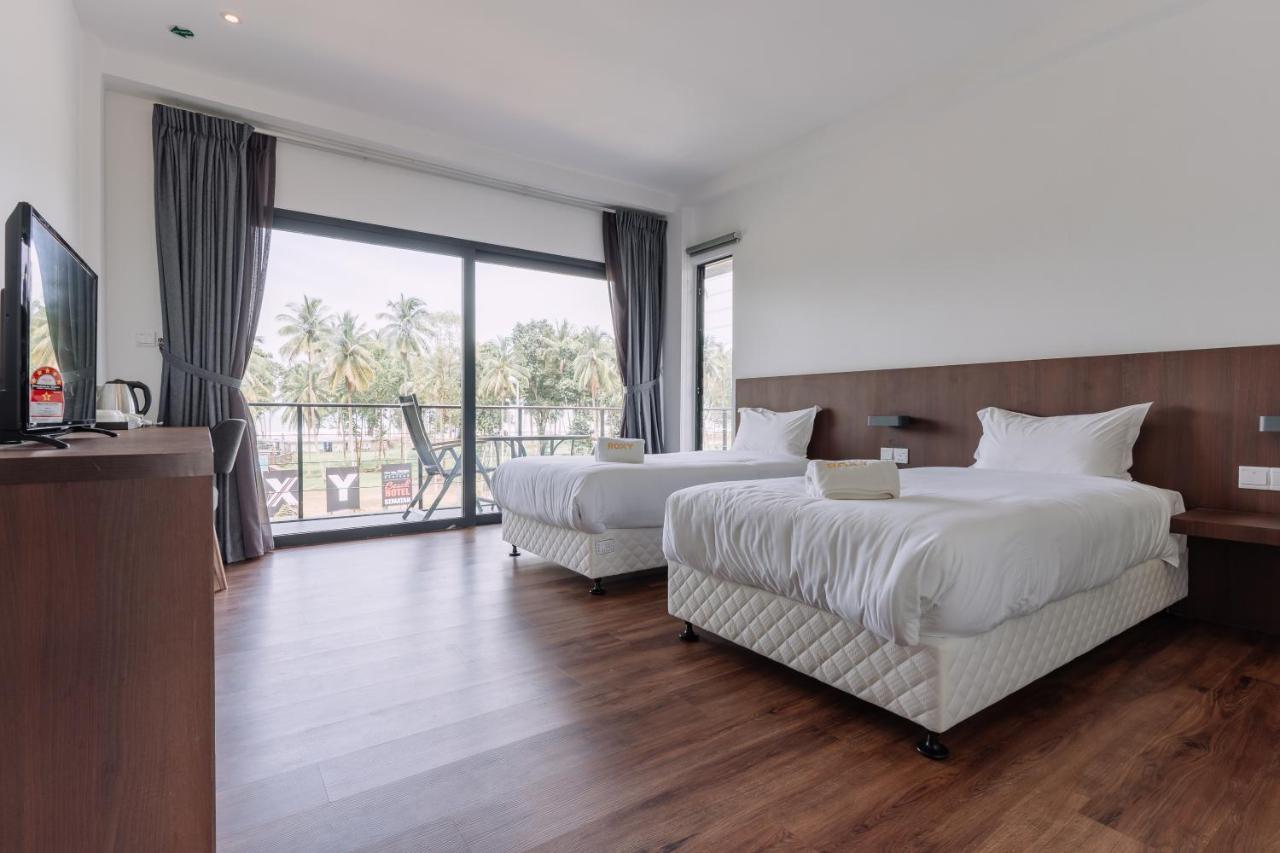 Roxy Sematan Villa & Townhouse Buitenkant foto