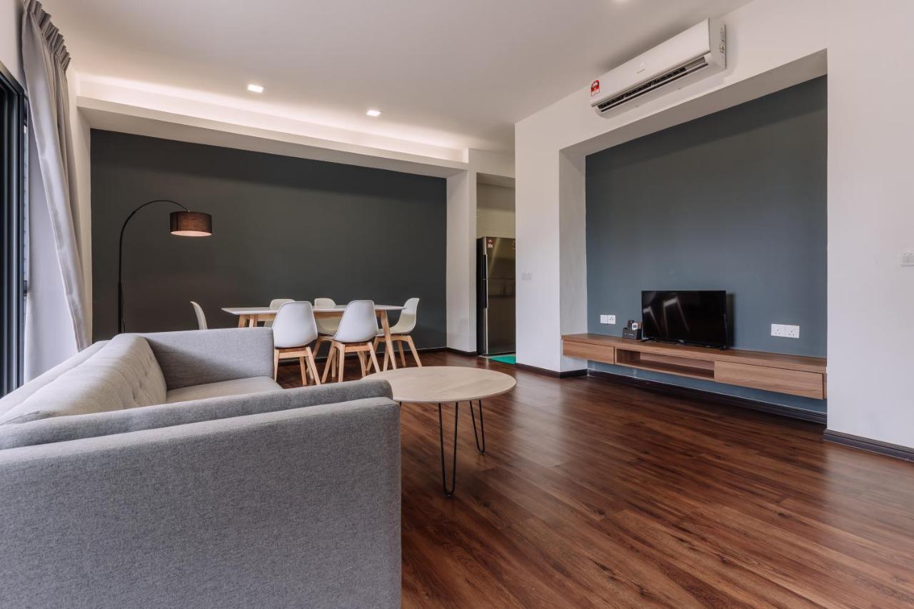 Roxy Sematan Villa & Townhouse Buitenkant foto