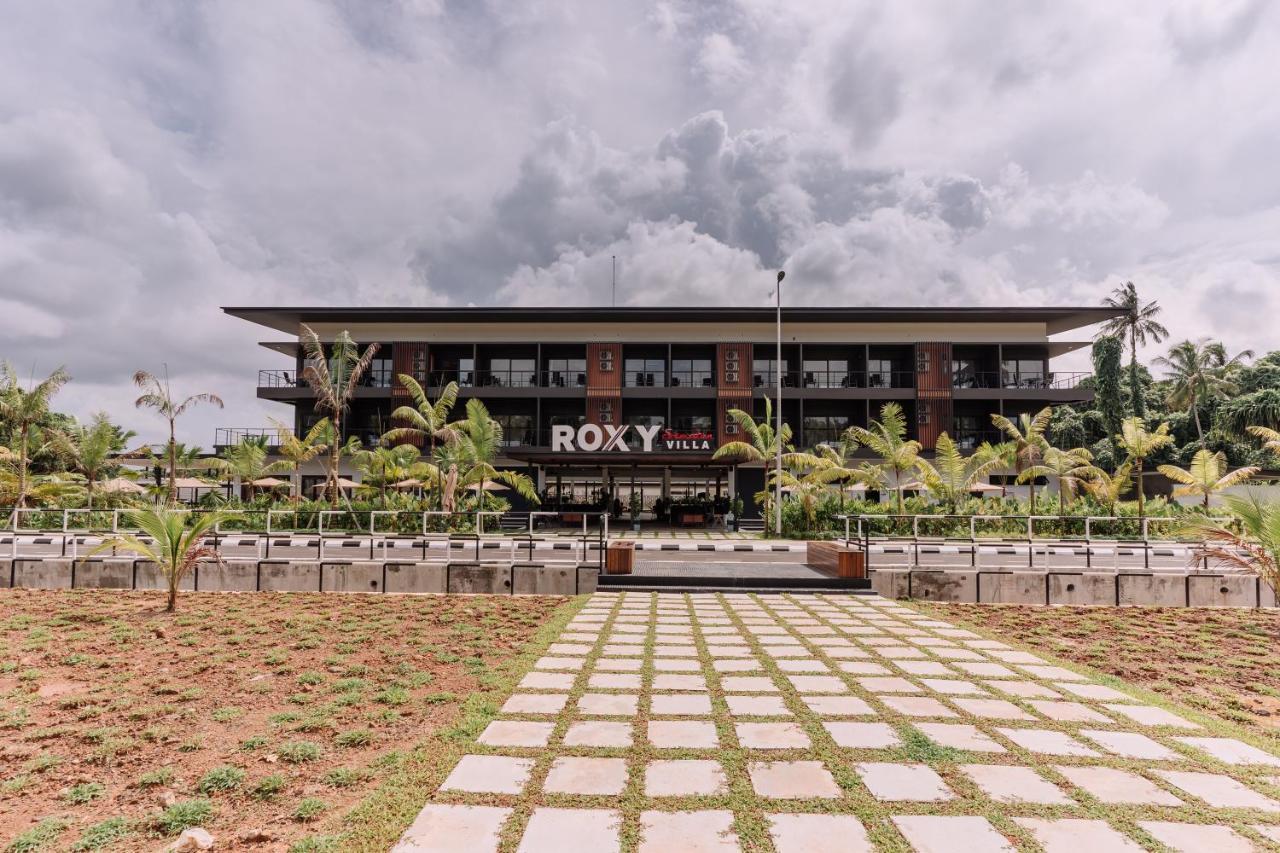 Roxy Sematan Villa & Townhouse Buitenkant foto