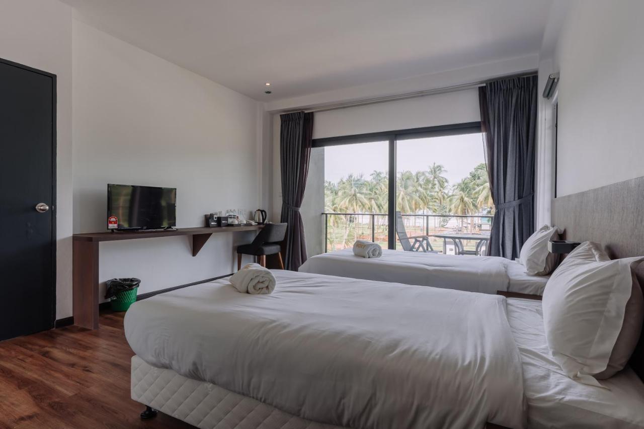 Roxy Sematan Villa & Townhouse Buitenkant foto