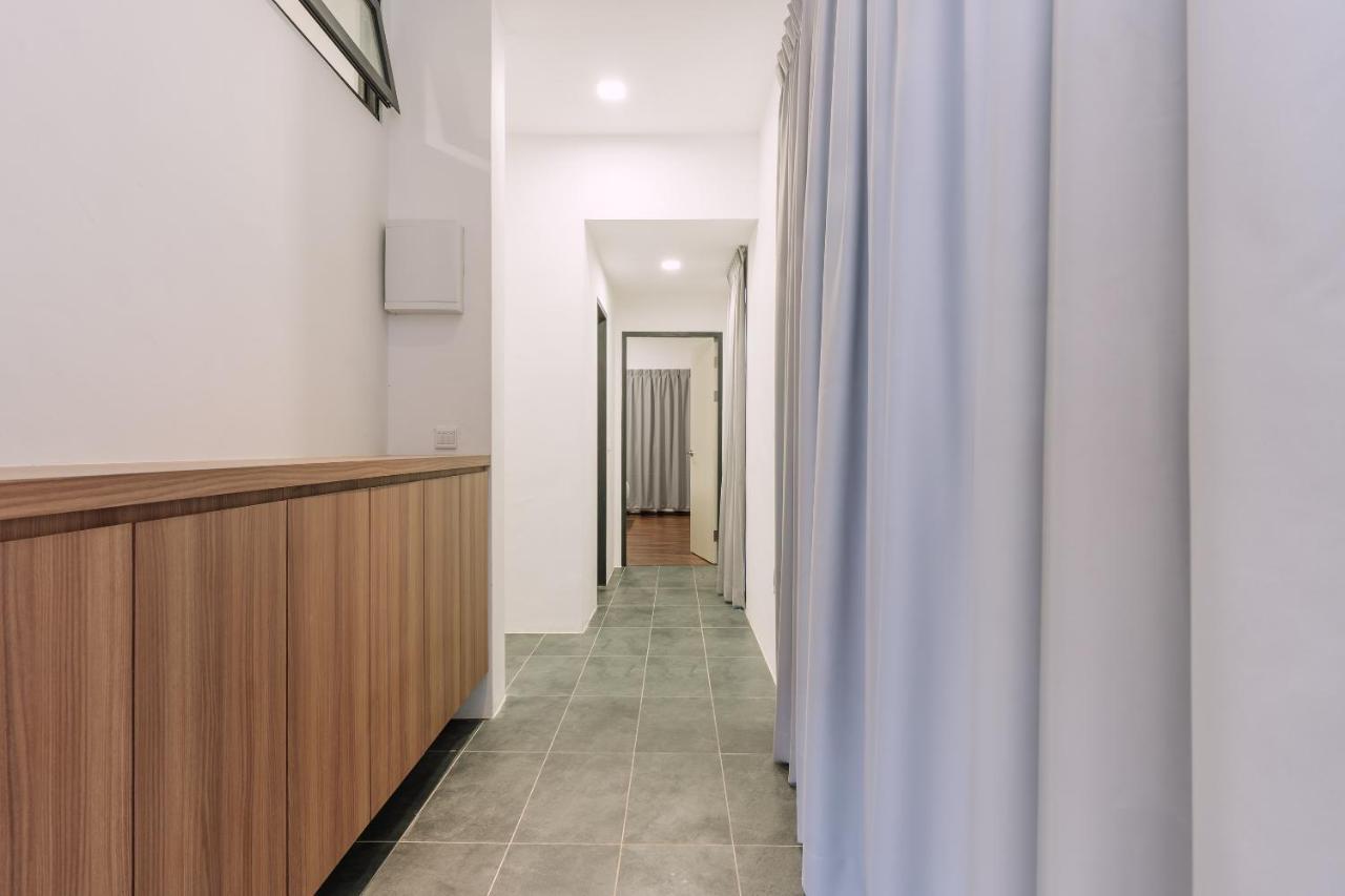 Roxy Sematan Villa & Townhouse Buitenkant foto