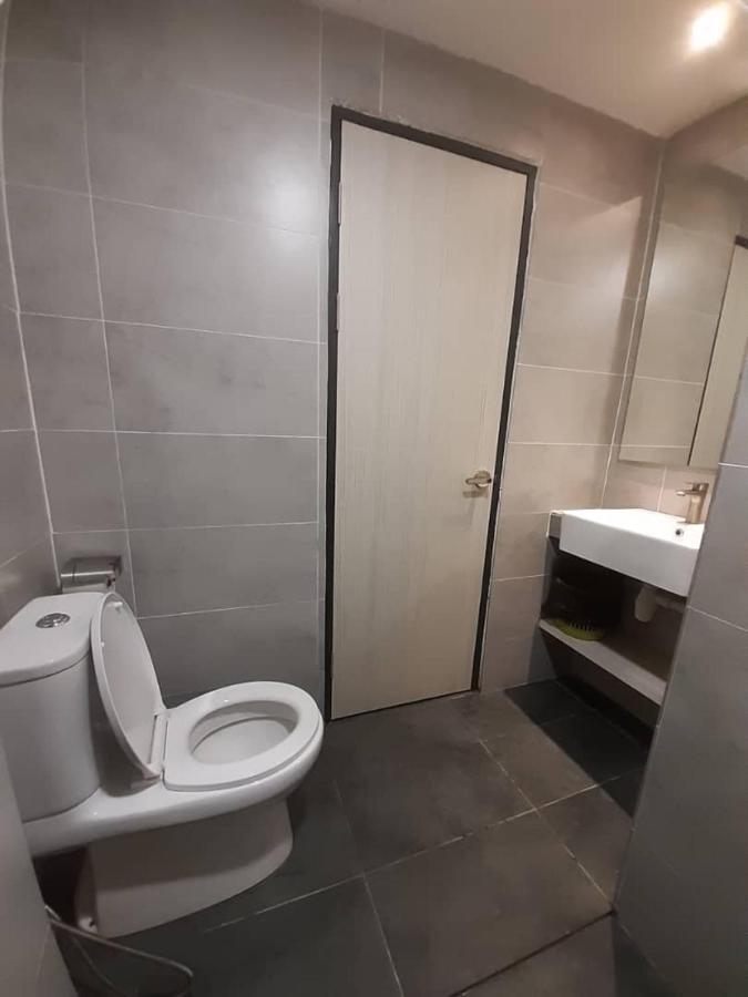 Roxy Sematan Villa & Townhouse Buitenkant foto