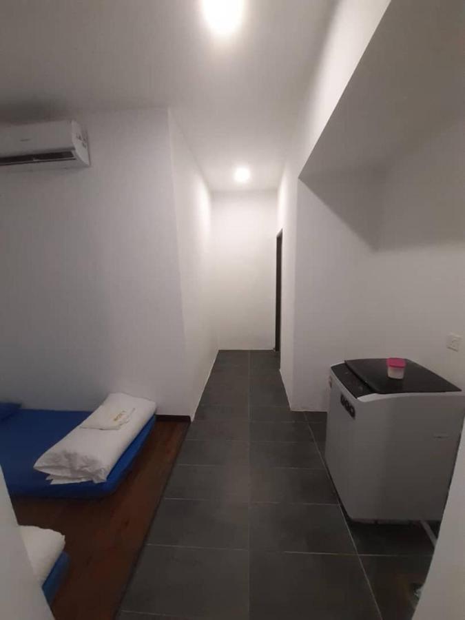 Roxy Sematan Villa & Townhouse Buitenkant foto