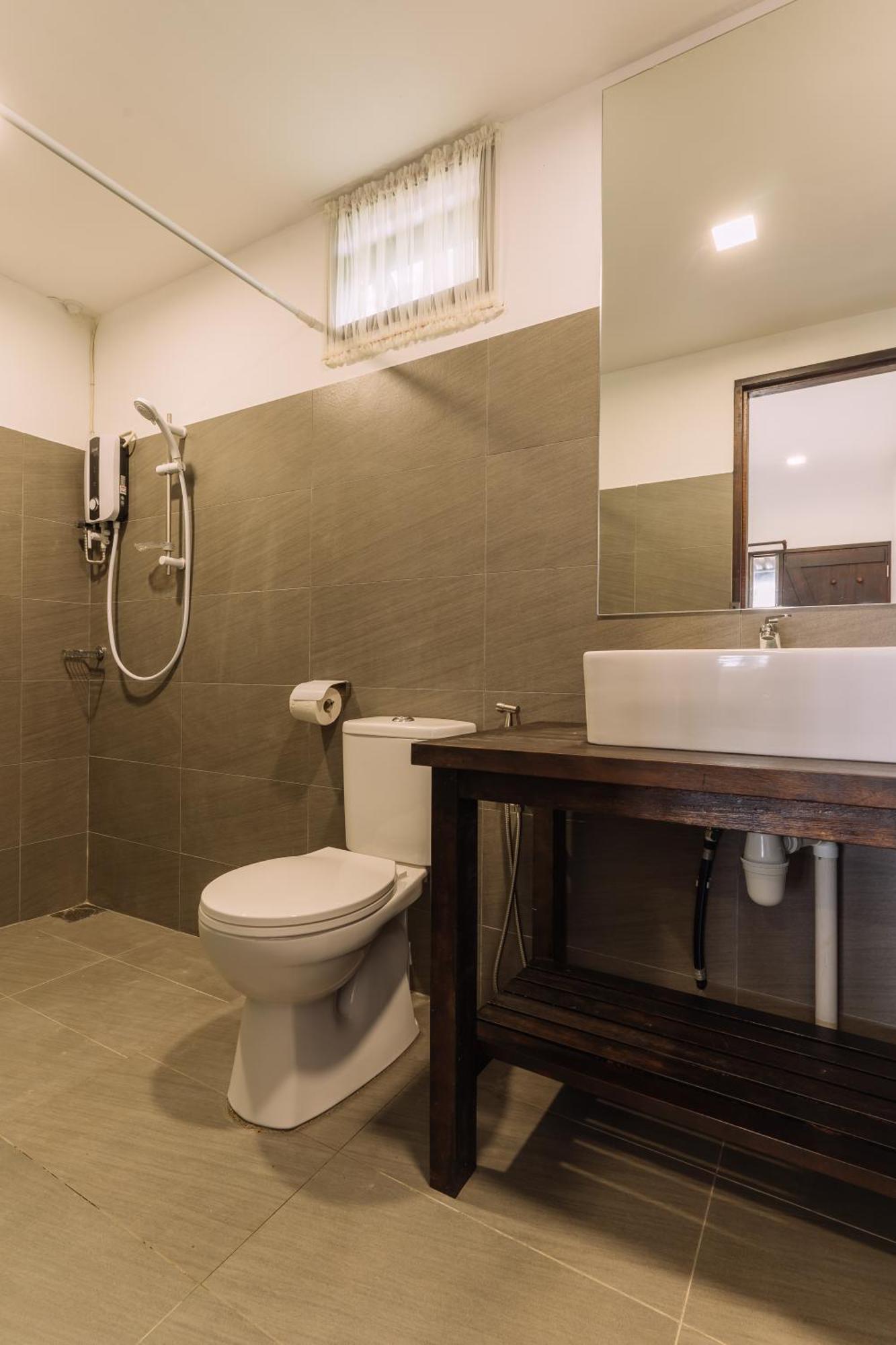 Roxy Sematan Villa & Townhouse Buitenkant foto