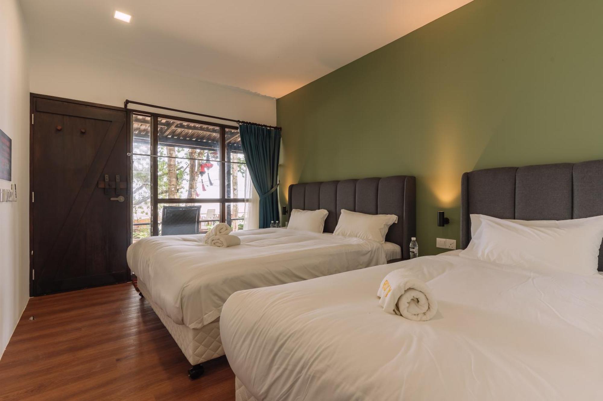 Roxy Sematan Villa & Townhouse Buitenkant foto